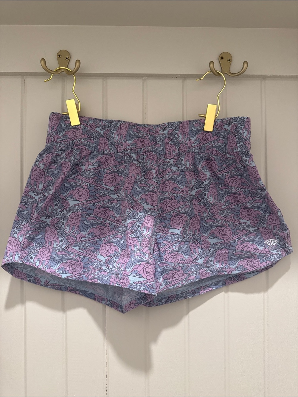 AFTCO Women Shorts Size Medium